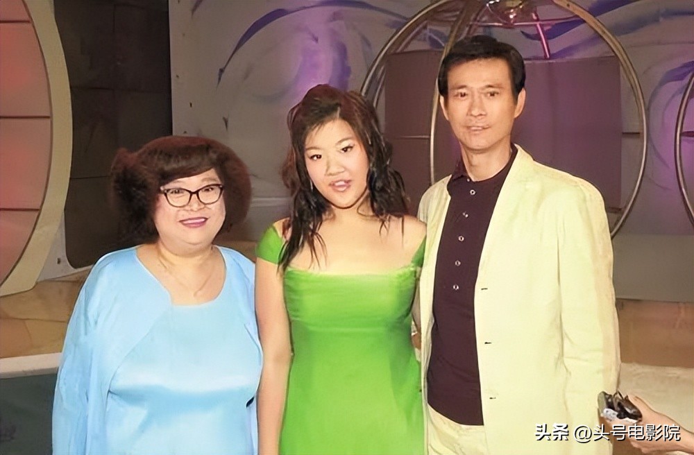 辟谣郑欣宜去世,郑欣宜被曝抑郁症后首次露面