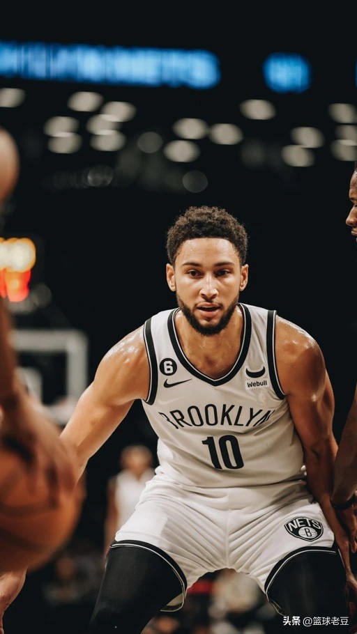 篮网的新篮球运动避免频繁的一对一比赛，而是“传球、导球”