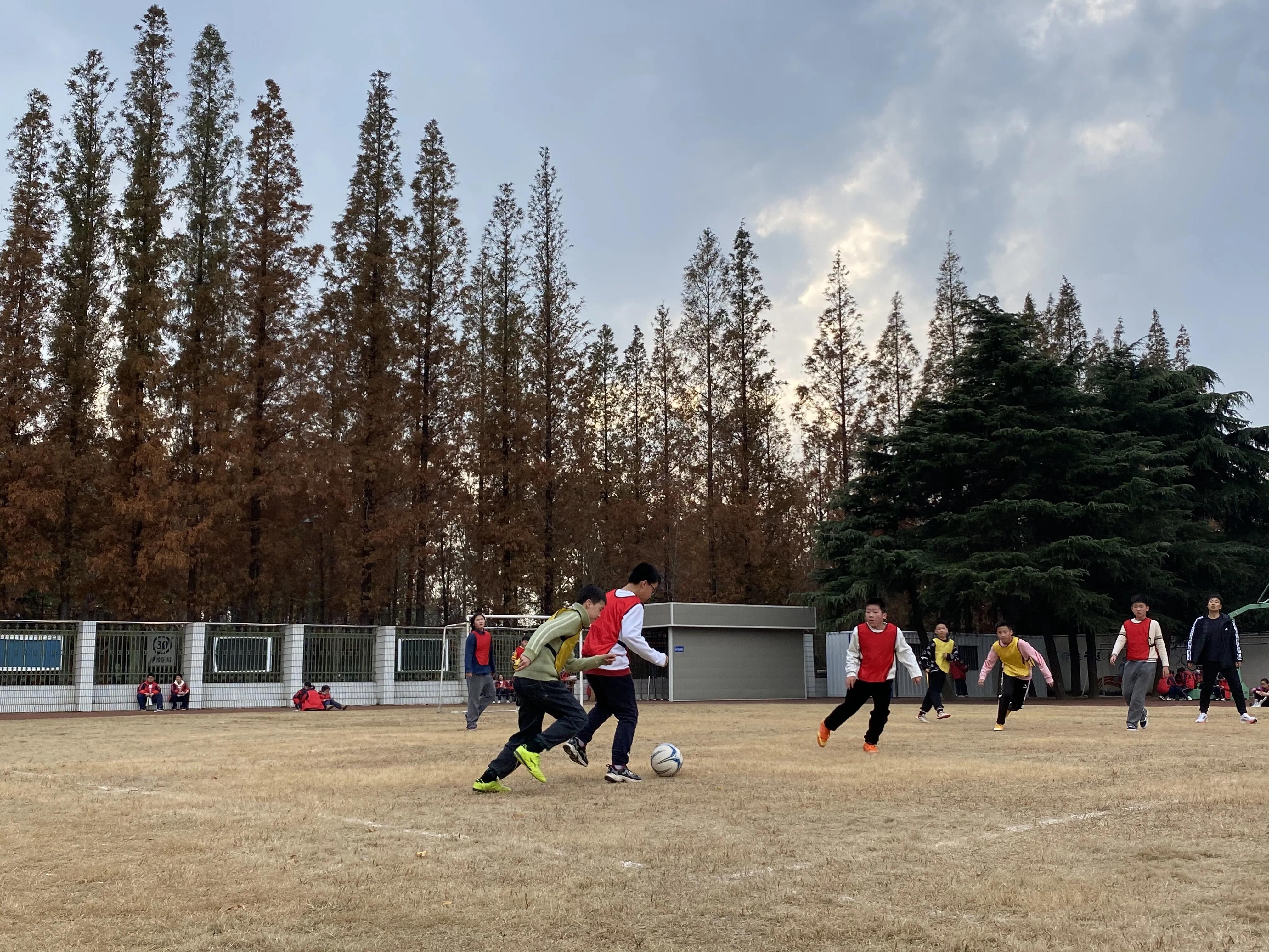 校长杯校园足球联赛开幕仪式,扬州世明双语学校足球队