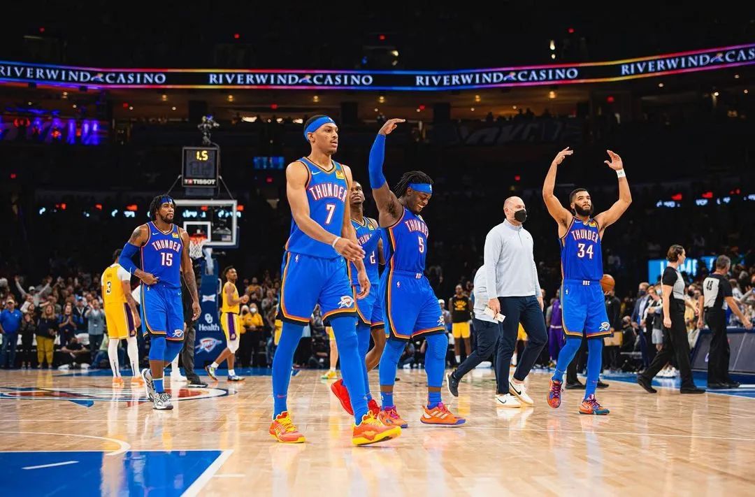 哈登的生涯薪资将超5亿,哈登最近三个赛季都落选最佳阵容