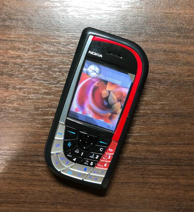 让我们回忆曾经用过的手机,你还记得你曾经用过的手机吗