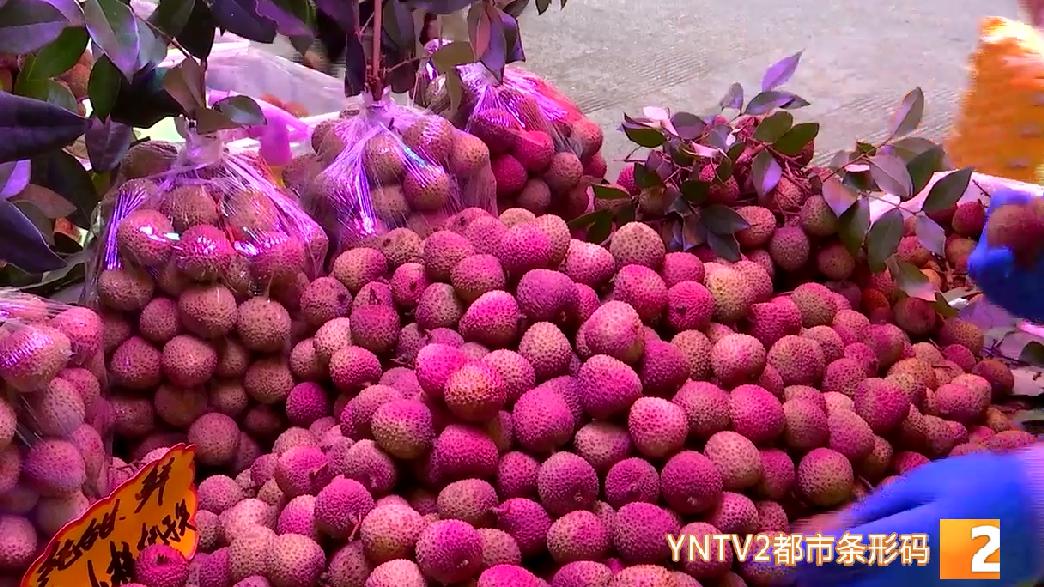 学校买5千斤西瓜为学生解暑,西瓜是夏季的消暑果品