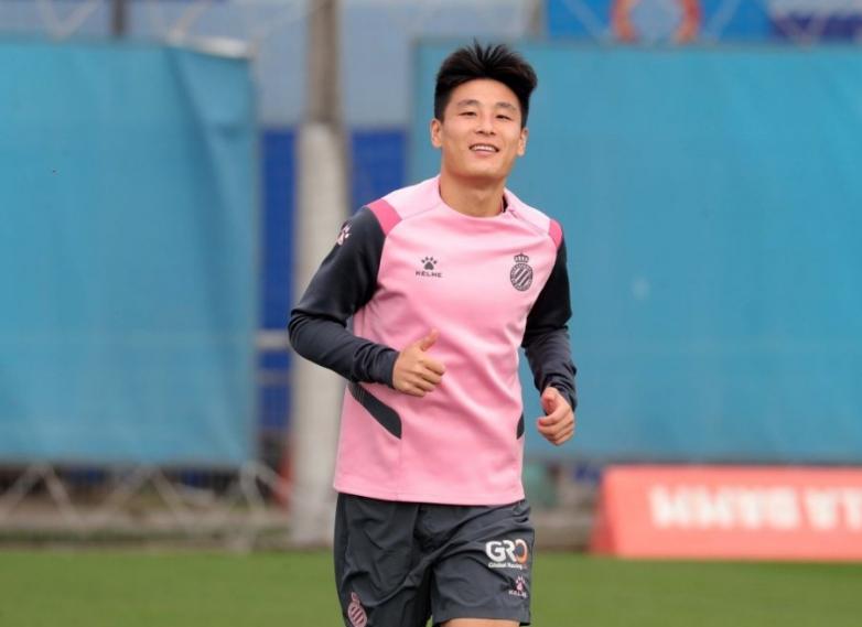 武磊回归后谈足球差距,武磊谈留洋感受日韩