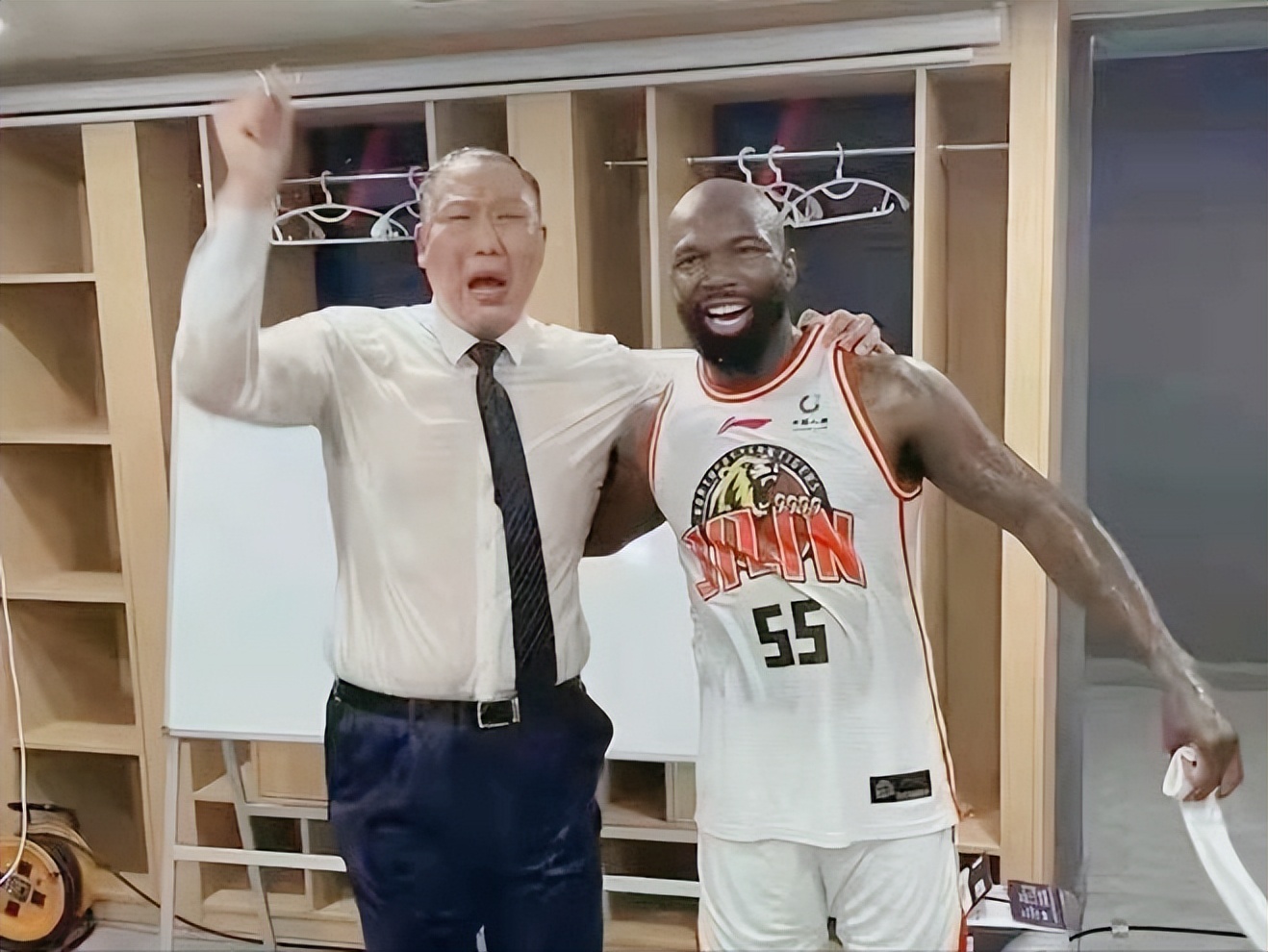 cba主教练最惨的一次,cba主教练暴怒时刻