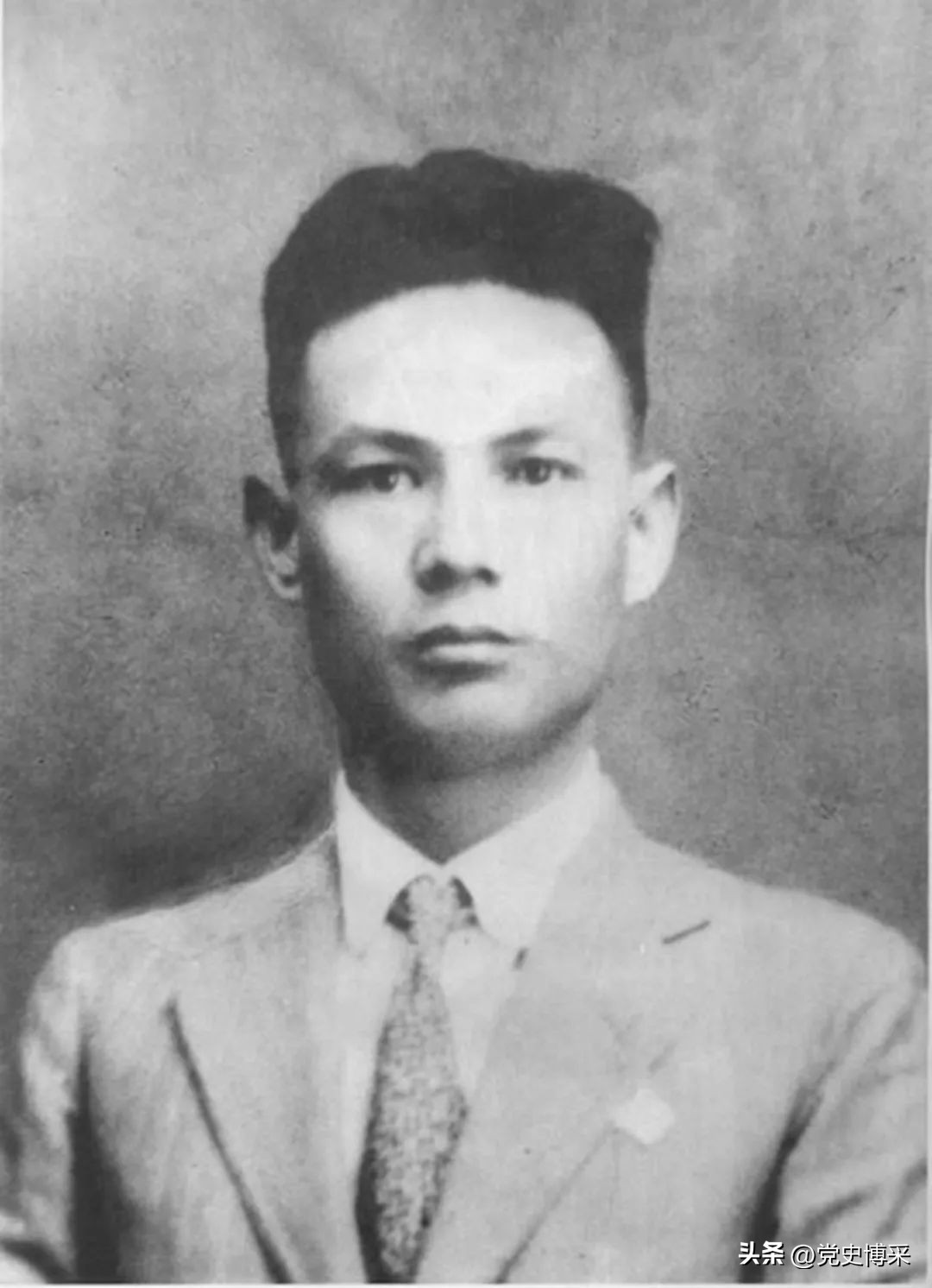 1958年反教条主义运动中,*剑英叶**力挺受到不公正批判的*伯承刘**:他是我们国家和人民的宝贝