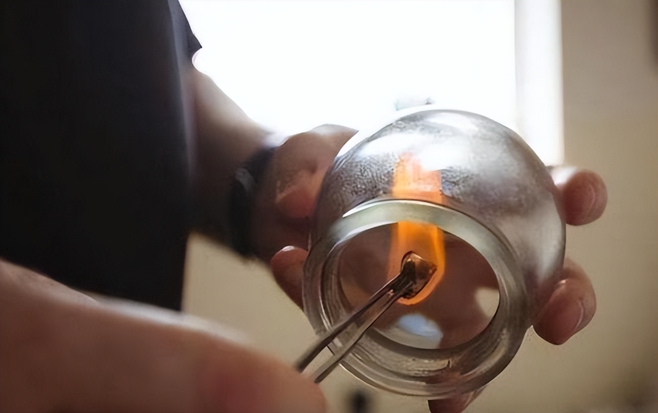 拔火罐出现的瘀血，是体内的毒素吗？