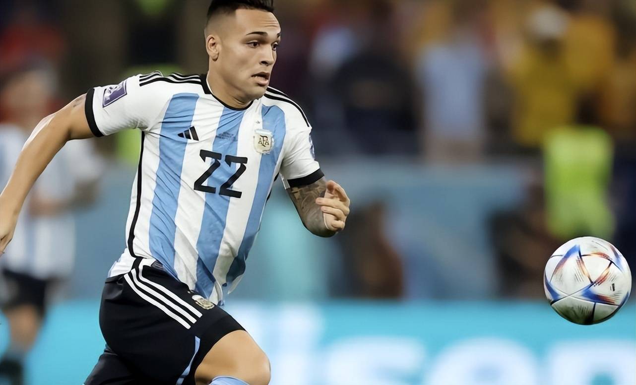 劳塔罗遭球迷网暴,劳塔罗错失3次绝佳机会梅西安慰