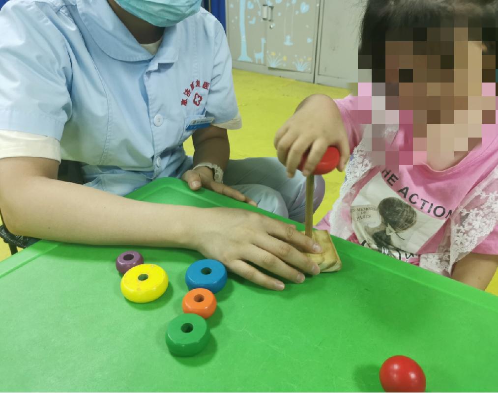 脑瘫康复与脑梗康复,小儿脑瘫在家可以做康复训练吗