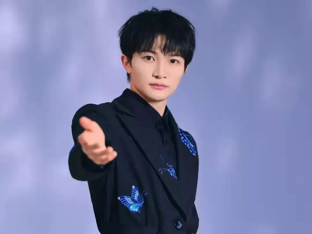 周深合唱天籁之音,周深歌曲惊艳全场