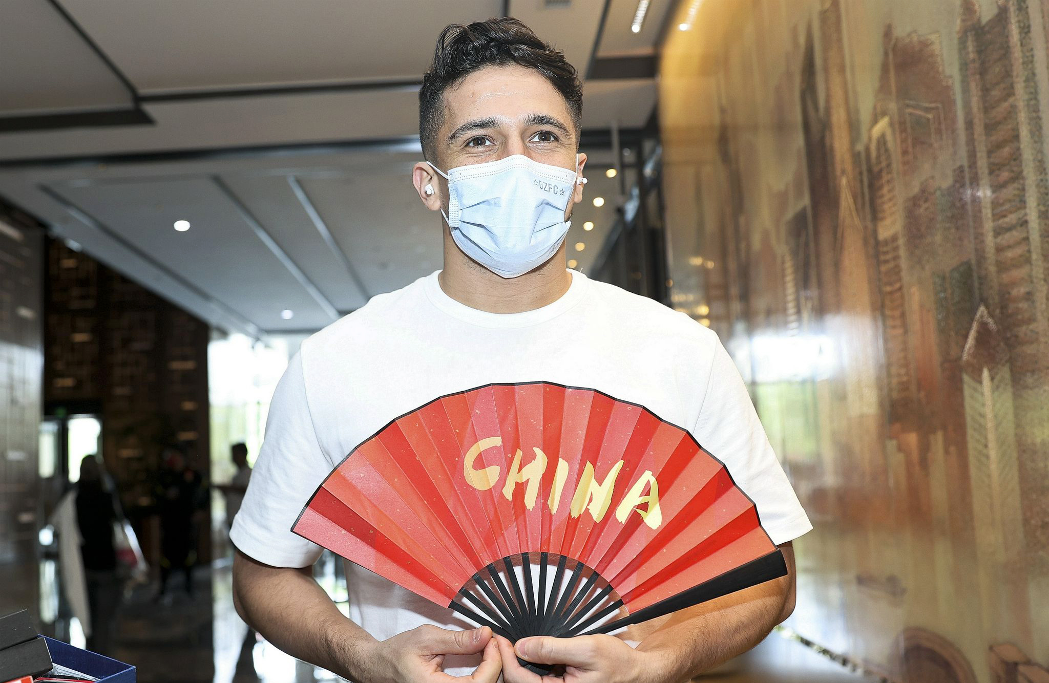 洛国富巴甲进了几个球,洛国富完成回归巴甲首秀队长