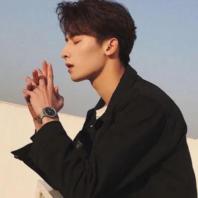 前男友给我发信息要不要回复,男友发信息我没有回之后怎么回应