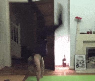 虽然我不会去纹身，但这些纹身确实有点意思：把肢体变成尺子