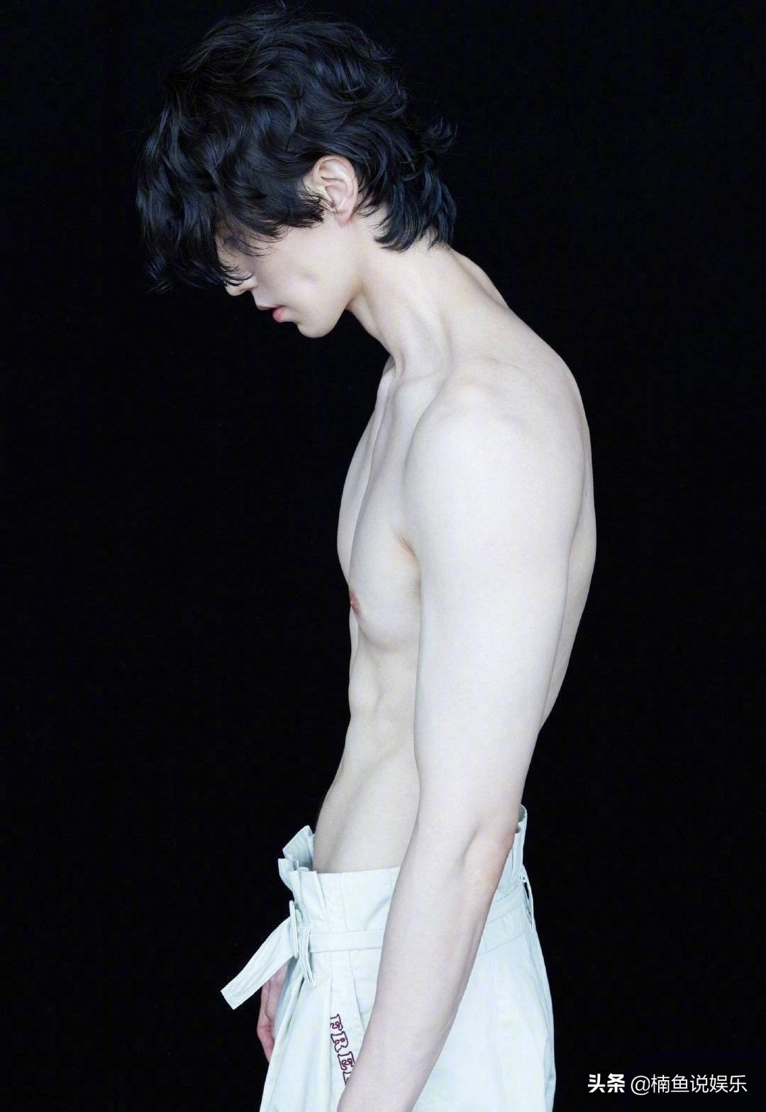 39岁的李栋旭携新剧回归,李栋旭颜值变化