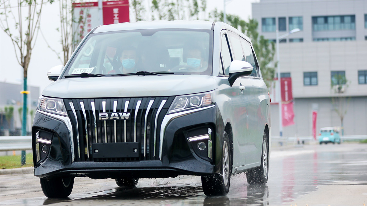 一下子发布13款新车，北汽制造诠释了什么叫“粗制滥造”