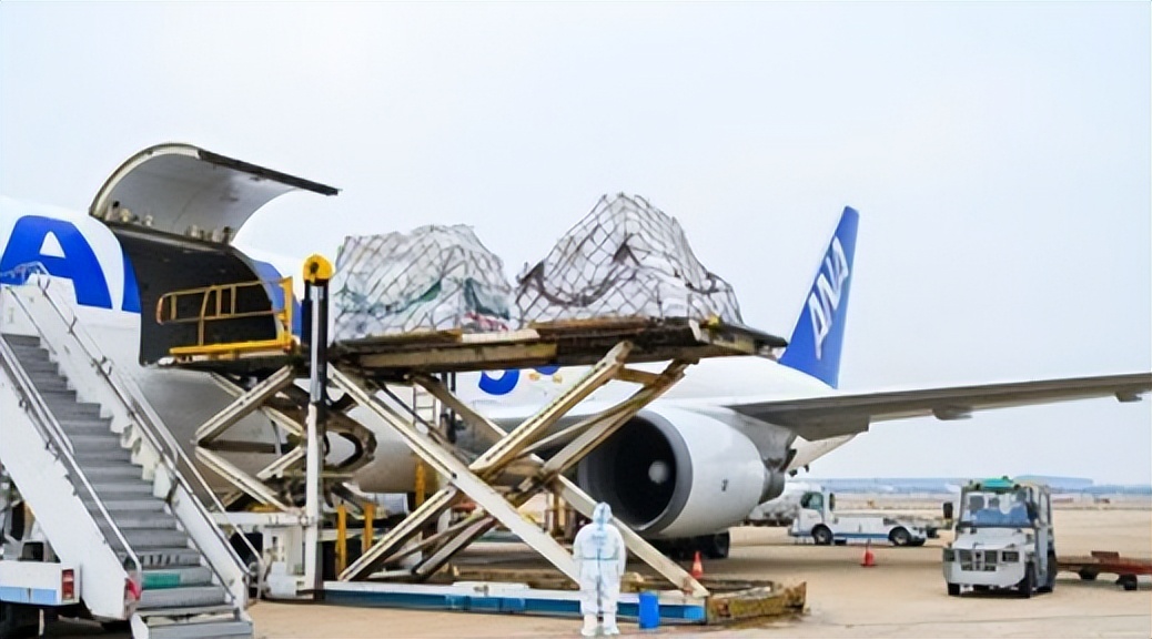 荷兰关于光刻机表态,荷兰两大光刻机巨头集体行动