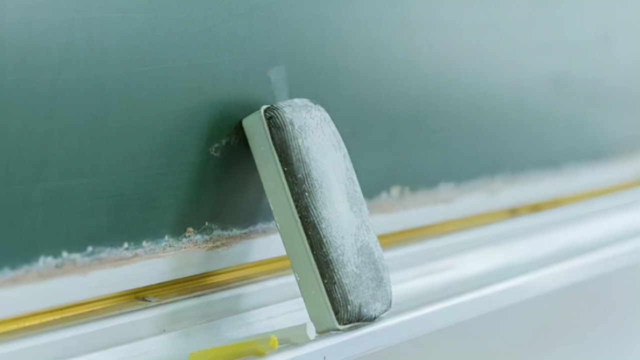 小学统一女生头绳，家长写信投诉，给2600字回复打差评