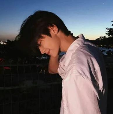 男生加了微信又不讲话,前任加你微信又不说话是什么意思