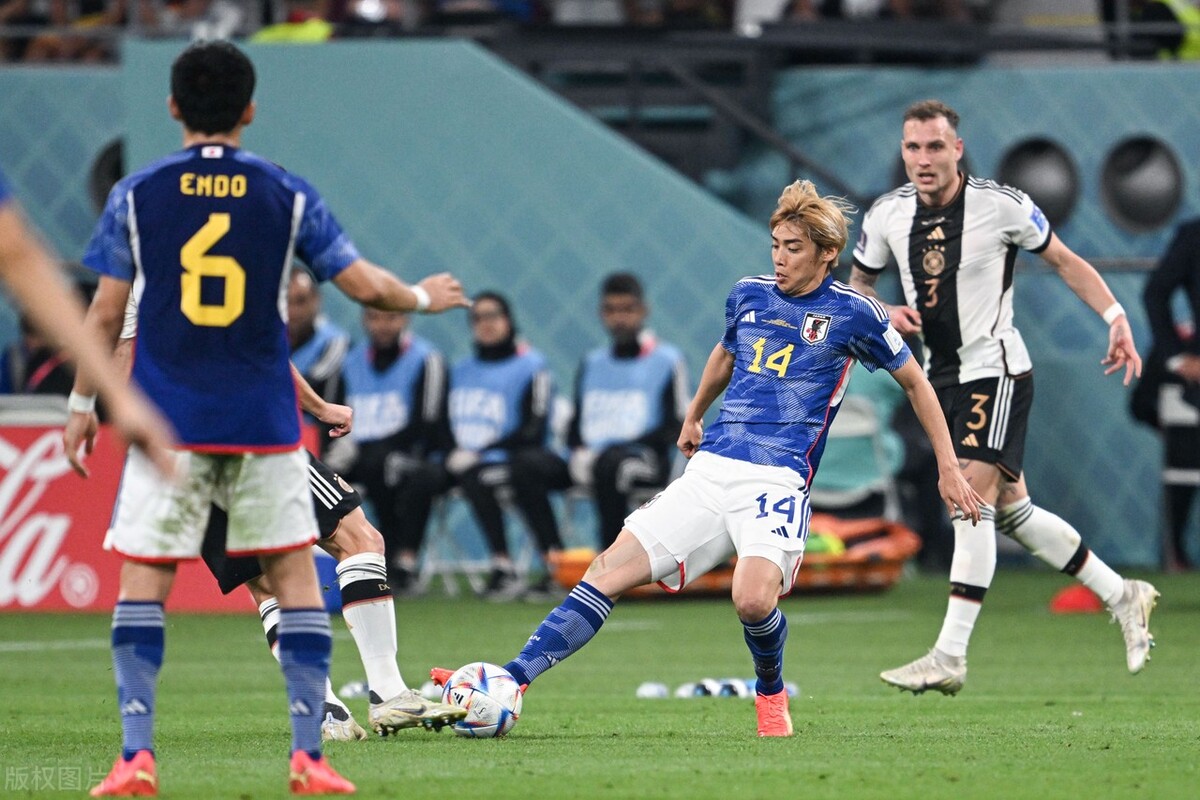 世界杯日本队2-1逆转胜德国冷门,2018年足球世界杯德国vs日本比赛