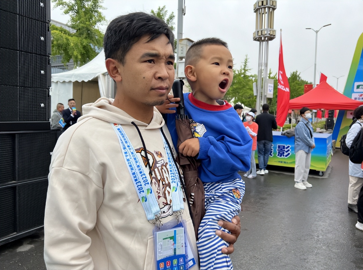银川马拉松运动员名单,银川半程马拉松最后一名