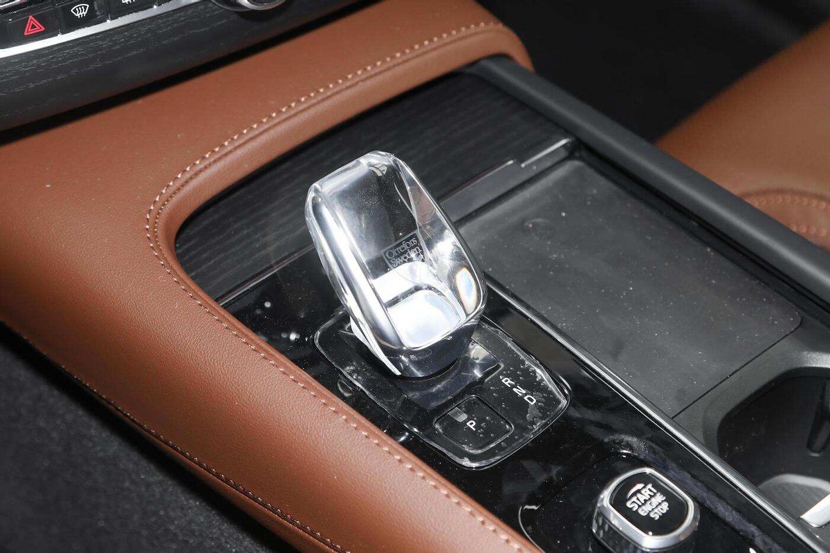 沃尔沃发布了新款xc90的官图,爱信8at沃尔沃xc90