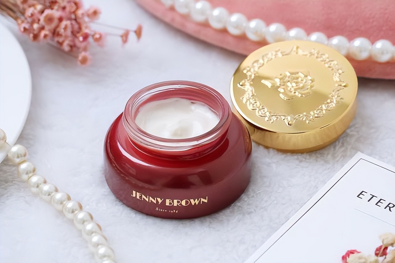 强效保湿面霜,保湿性强的抗衰老面霜