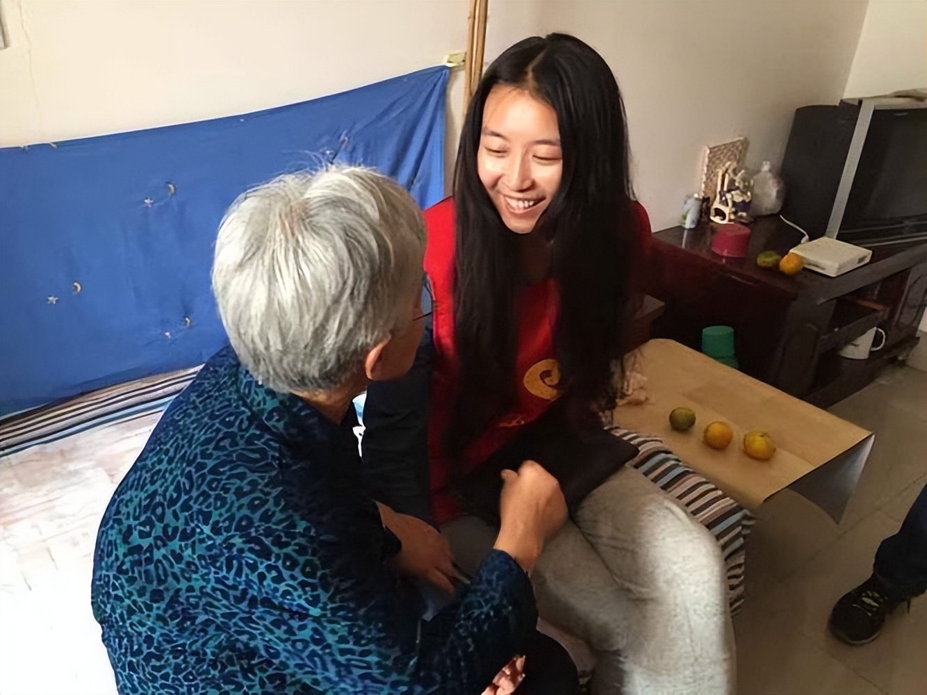 *先念李**抽雪茄，毛主席看了半天：有这么好的烟，怎么不早点拿出来