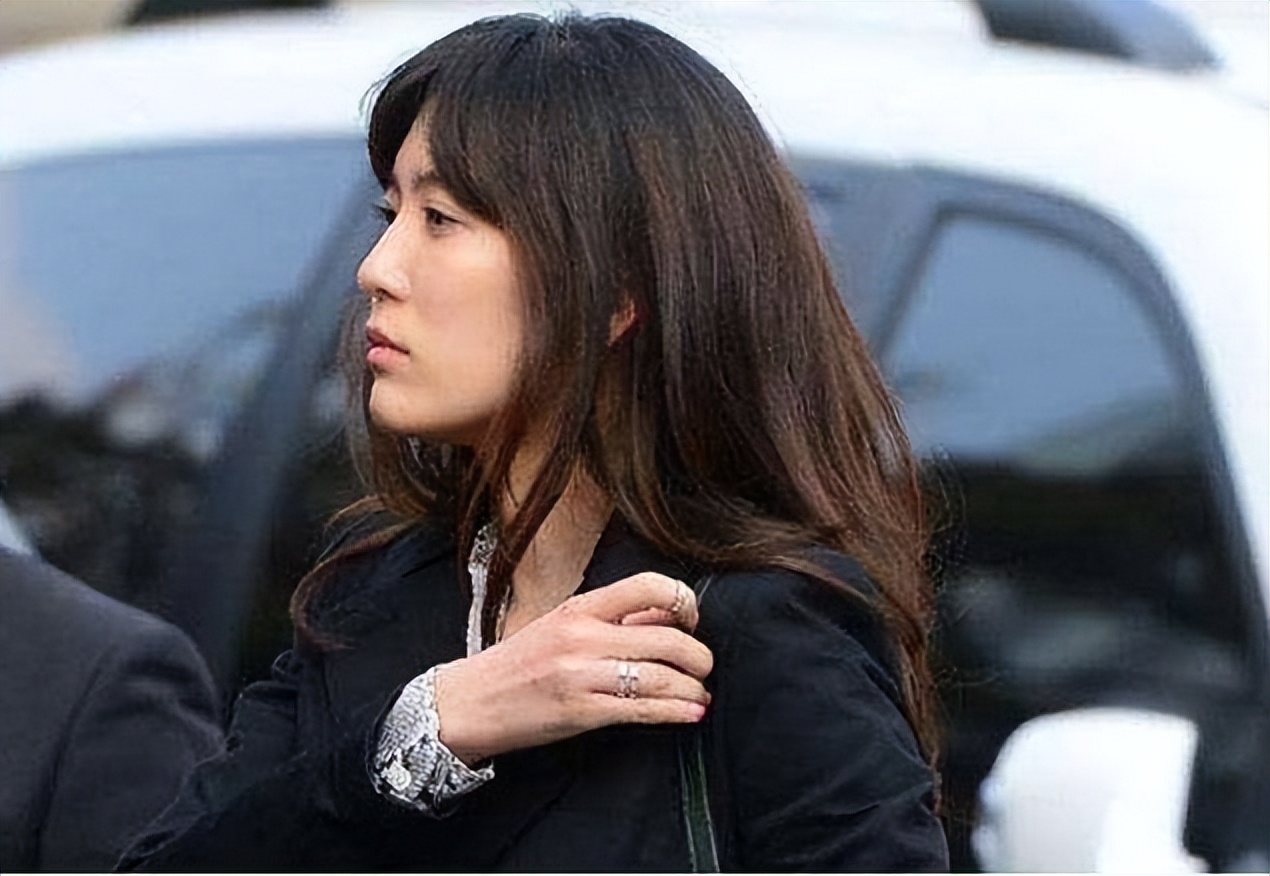 与川普女儿是校友，百亿千金却穿平价卫衣，喜欢和平民子女交朋友