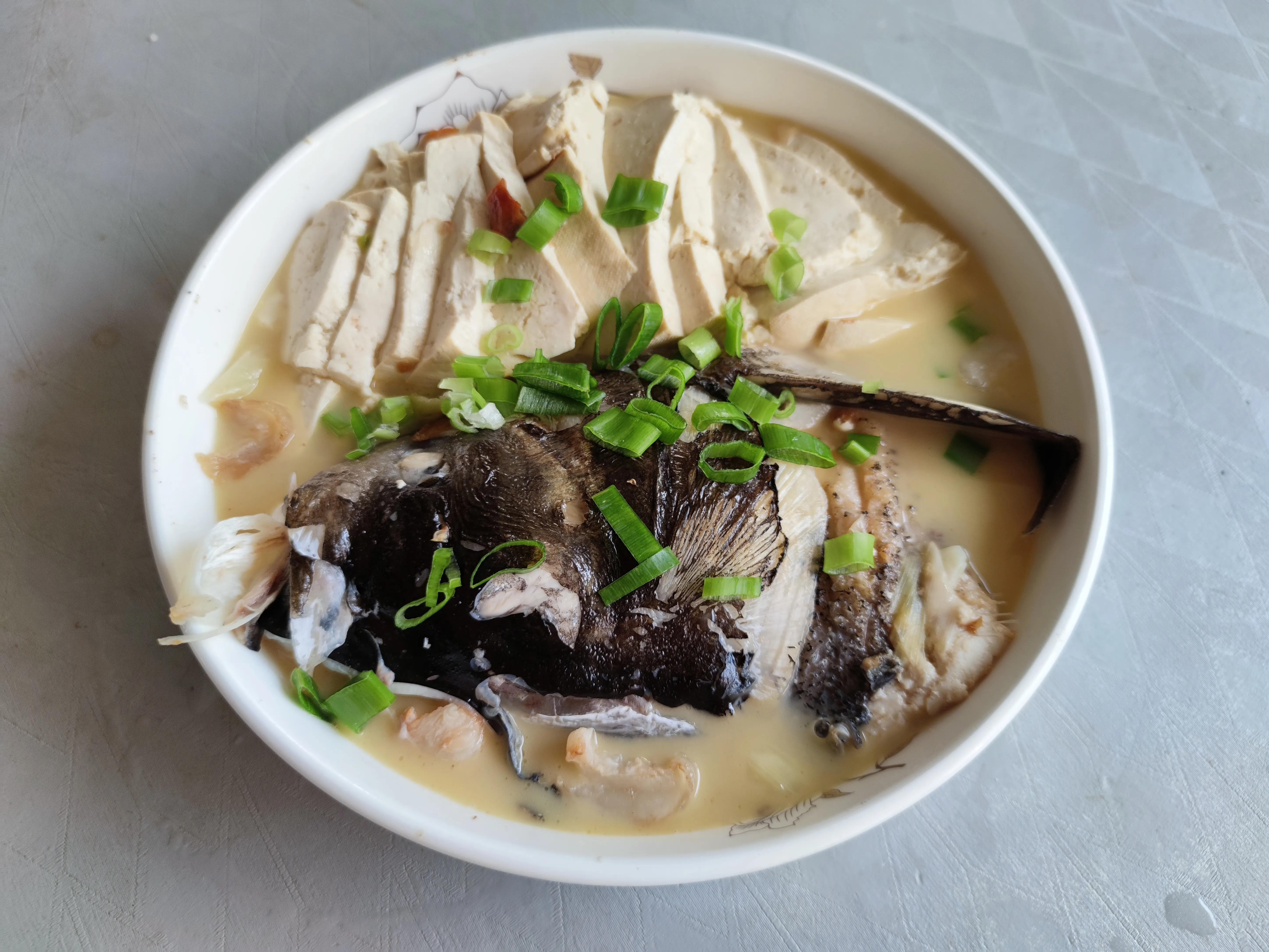 明日七月初一，提醒中老年：4样上桌，驱霉纳吉，诸事顺遂平安过