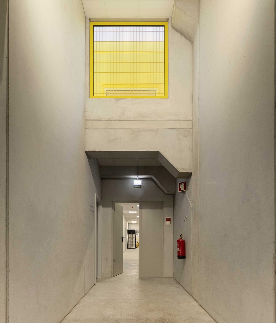 grandstands,grandstanding