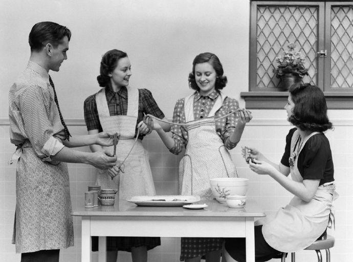 1949年，毛主席进北平时的一组老照片，穿着军棉大衣气场强大