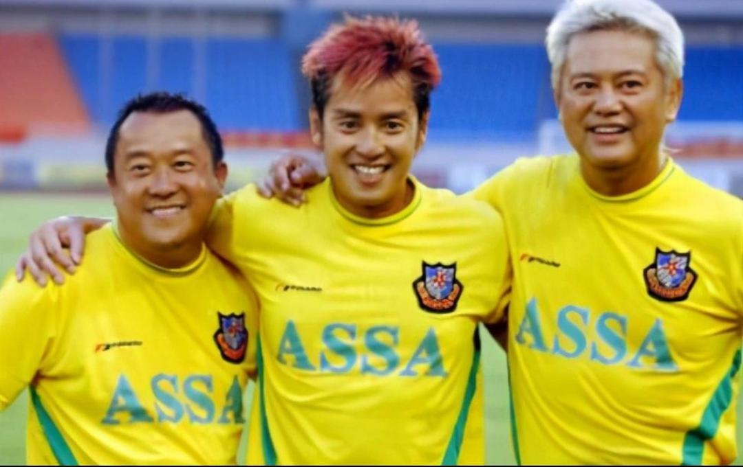 谭咏麟足球现场唱的什么歌,谭咏麟歌坛地位怎样