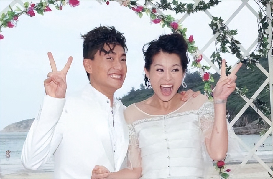 黄宗泽胡杏儿什么时候谈的恋爱,黄宗泽和胡杏儿算是最般配的一对