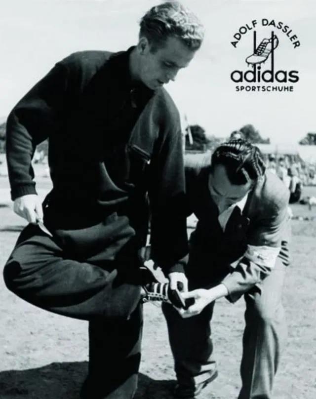 阿迪达斯为什么换字母了,阿迪达斯改logo什么时候换的