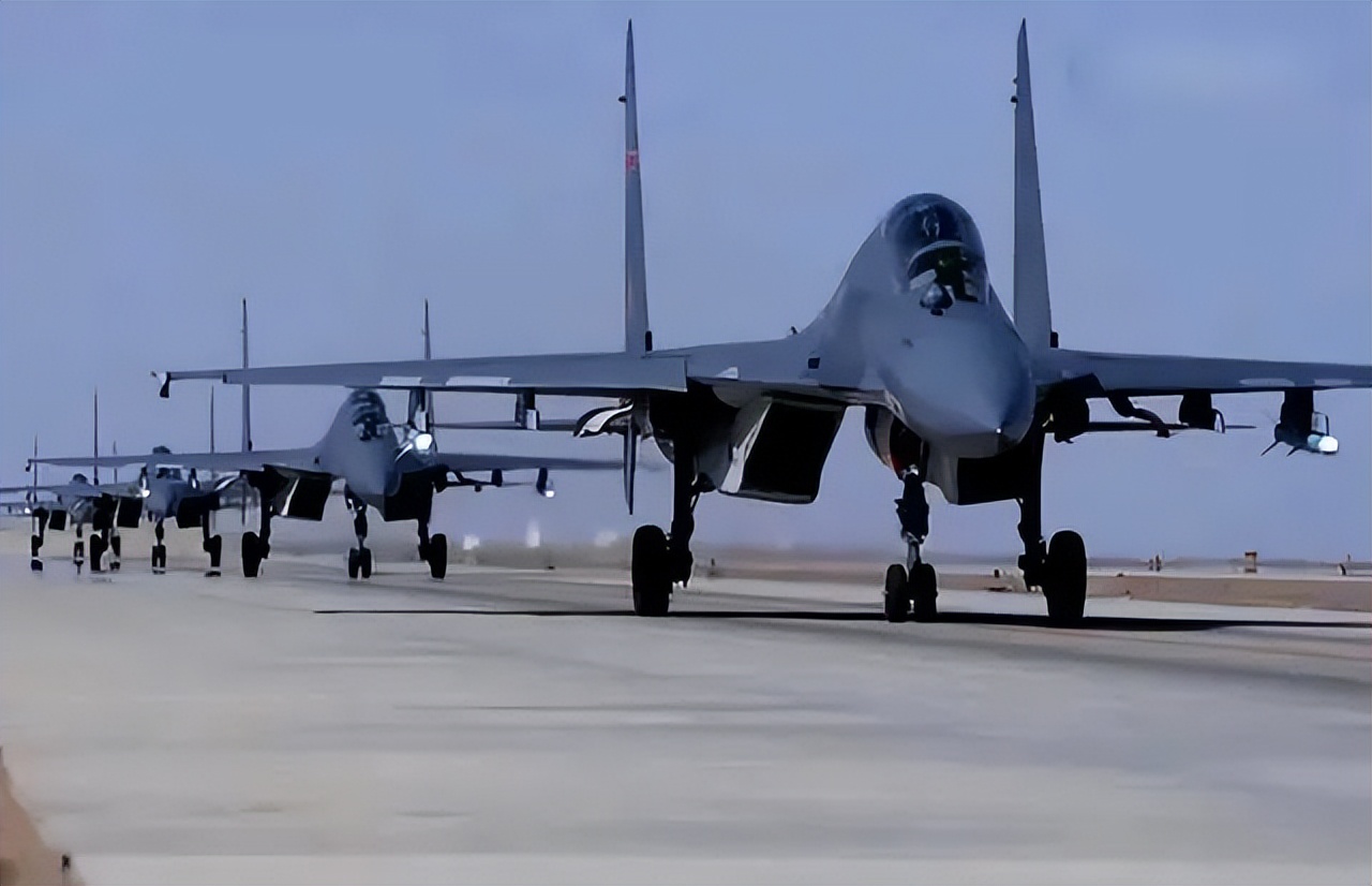 中国航母抄袭苏联?为什么他们执着于给中国*器武**找“爹”?