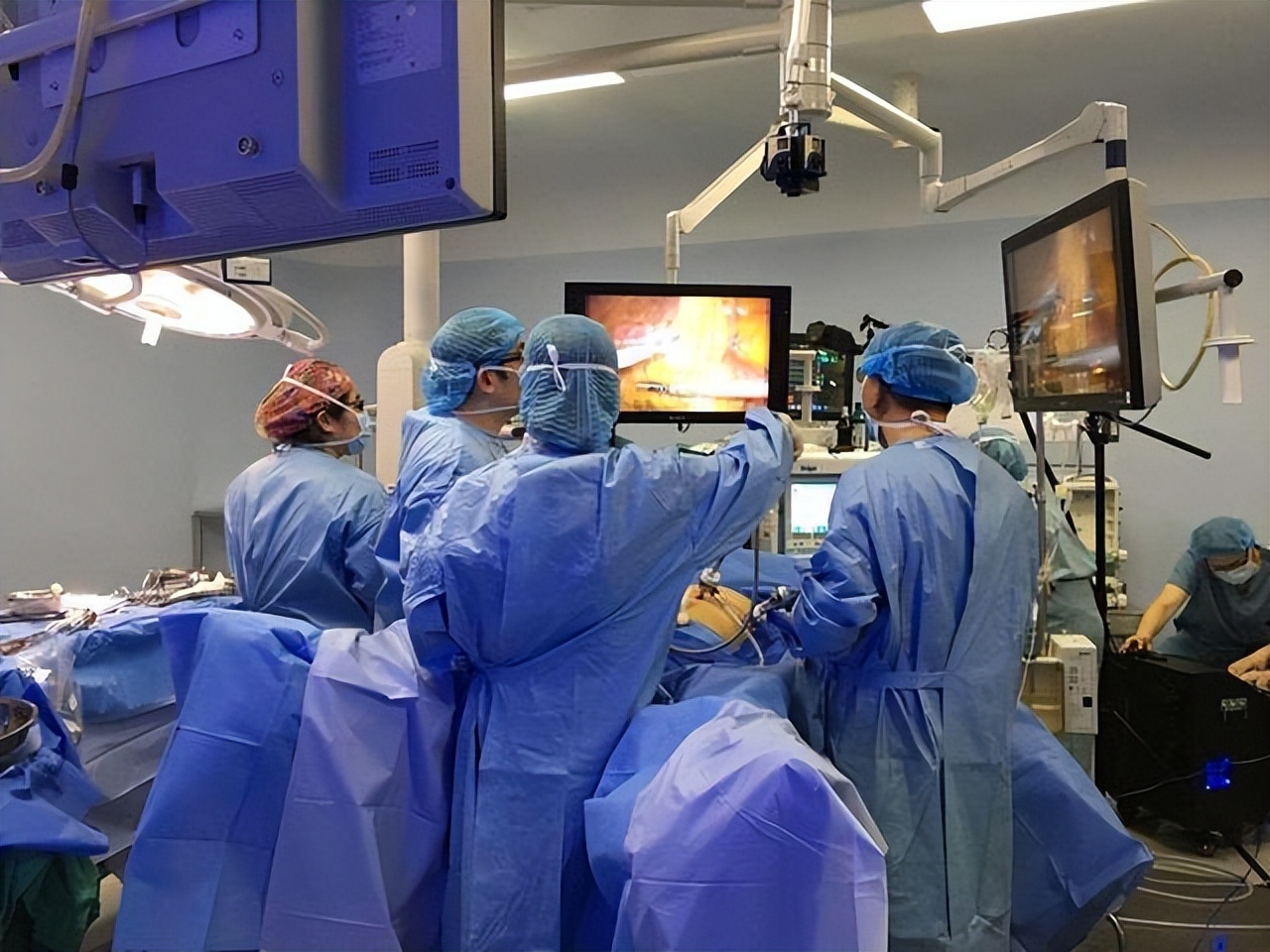 一台外科手术台要花费多少,手术室神秘设备