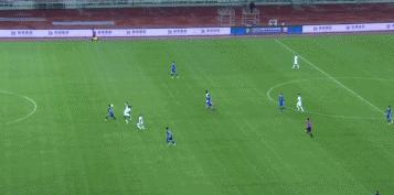 「早报」血染赛场+手球送点！不服输的C罗输给岁月