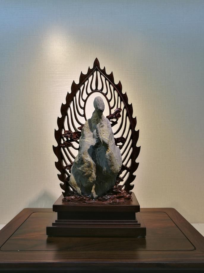 看啊，这些石头已修炼成佛