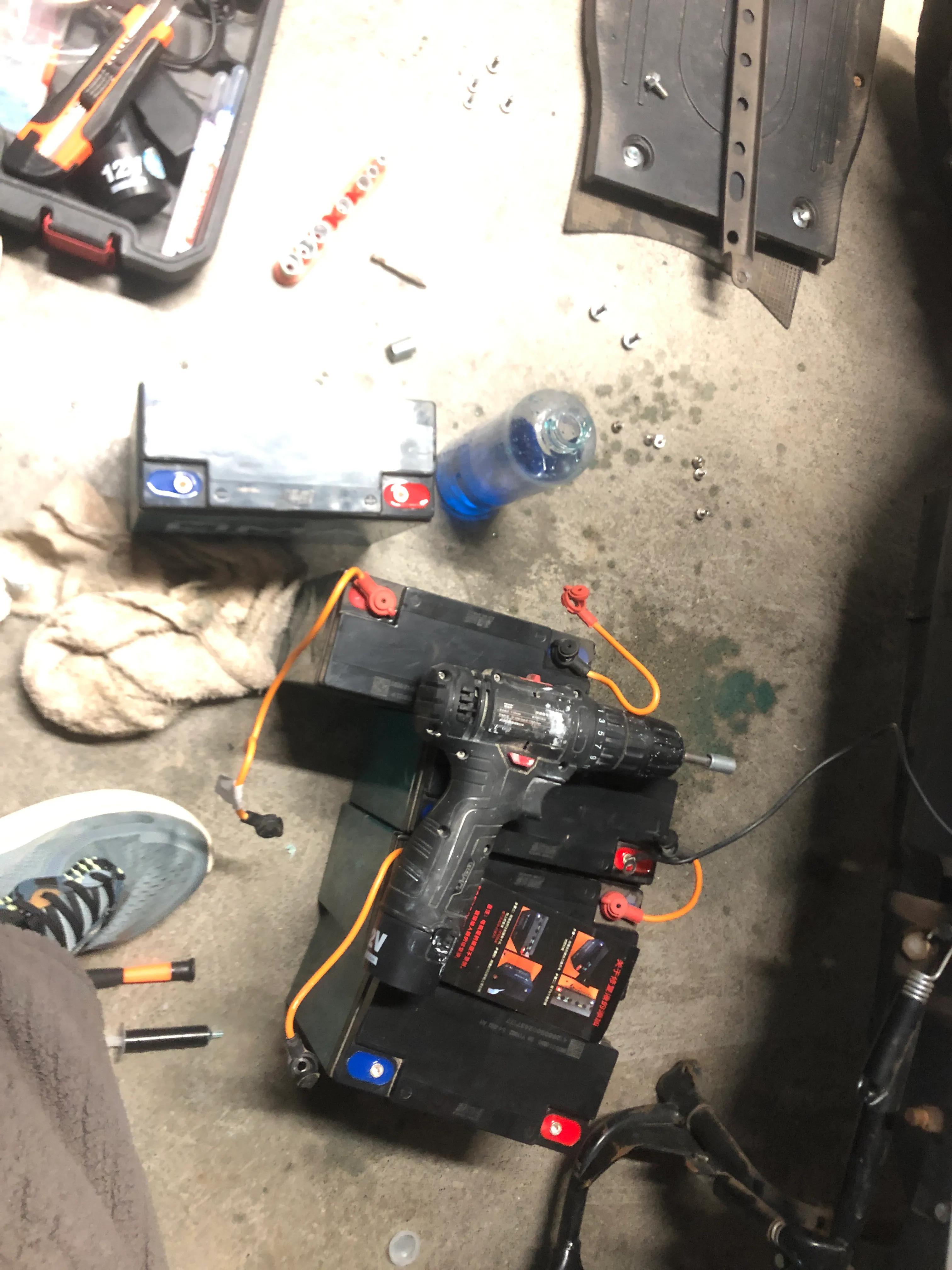 电动车爬坡续航,电动车加油门掉电快怎么解决