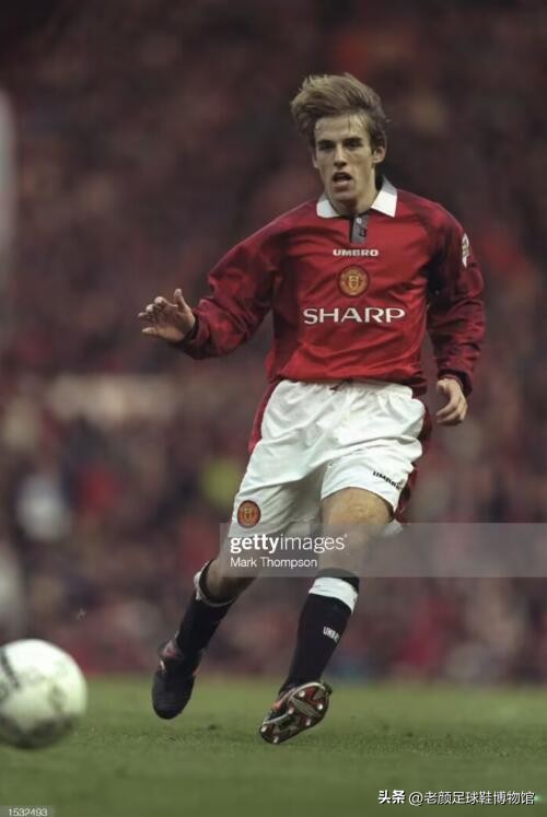 号称赞助过球王贝利拳王阿里的美国潮牌，靠曼联王朝92班昙花一现