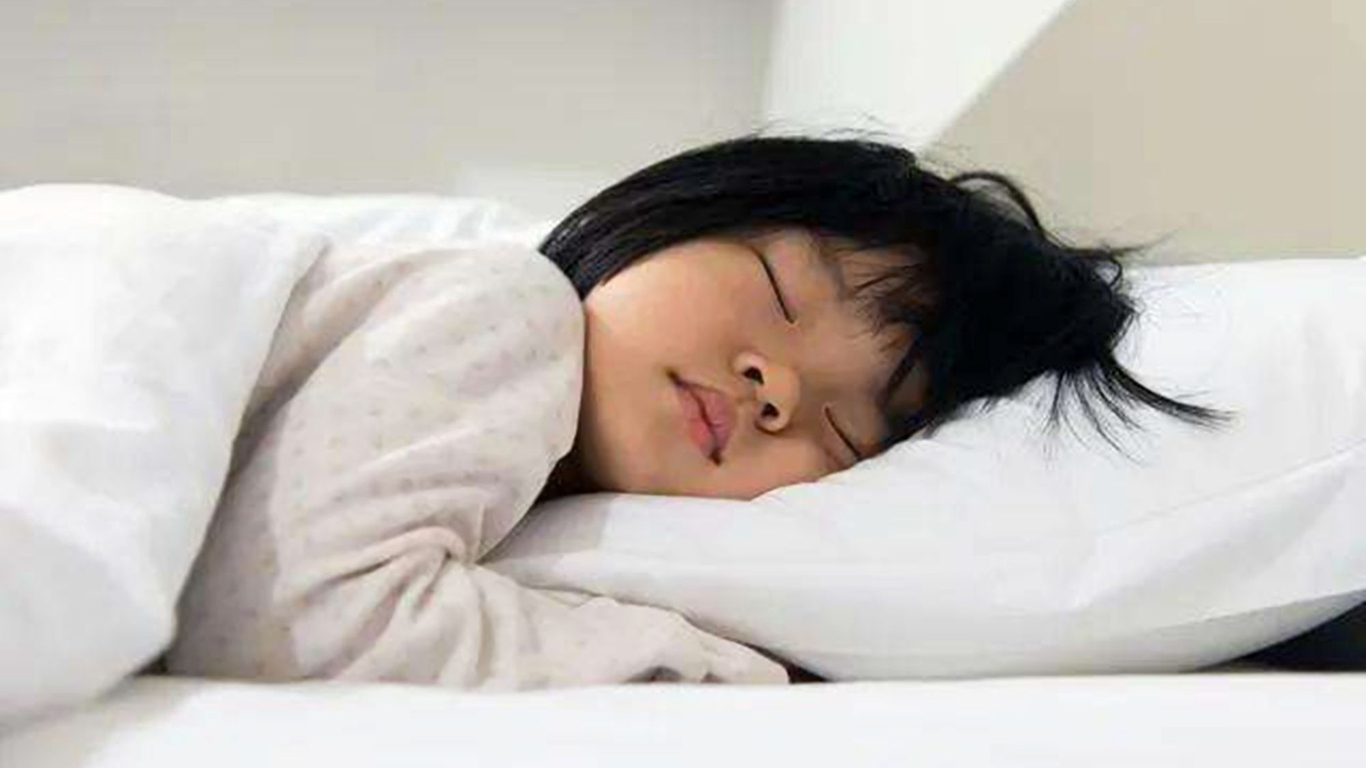 如何给宝宝睡个好头型图解,怎样给宝宝睡出好头型