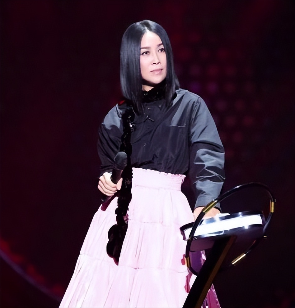 那英与孟桐哪一年结婚的,那英喜欢孟桐还是高峰