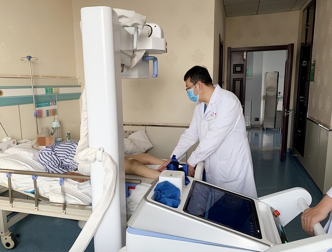 股骨颈骨折矫正仪器,骨科机器人好用吗