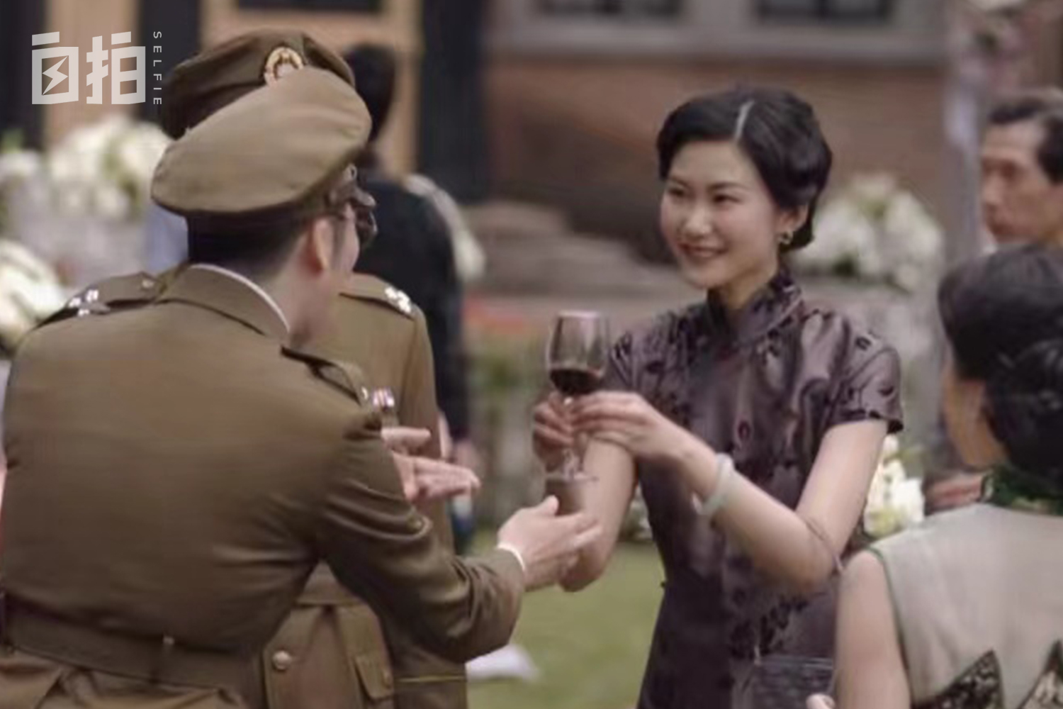 我，美国名校毕业，辞去白领工作，靠当群演养活自己