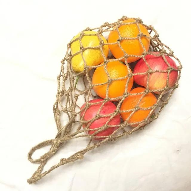 你可还记得黑白电视机上的彩色贴膜？回顾一些八九十年代生活用品