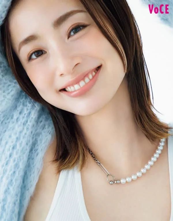 日系三线女星高清写真图,日本十大女神级女星面部特写