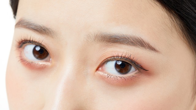 眼白发黄是大问题吗,眼白发黄一定是有病了吗