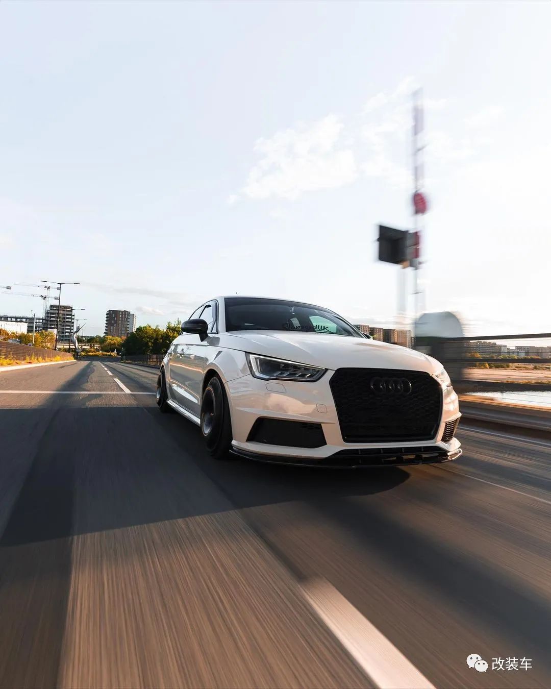 奔驰c级小姐姐改装,奔驰威霆改装小姐姐