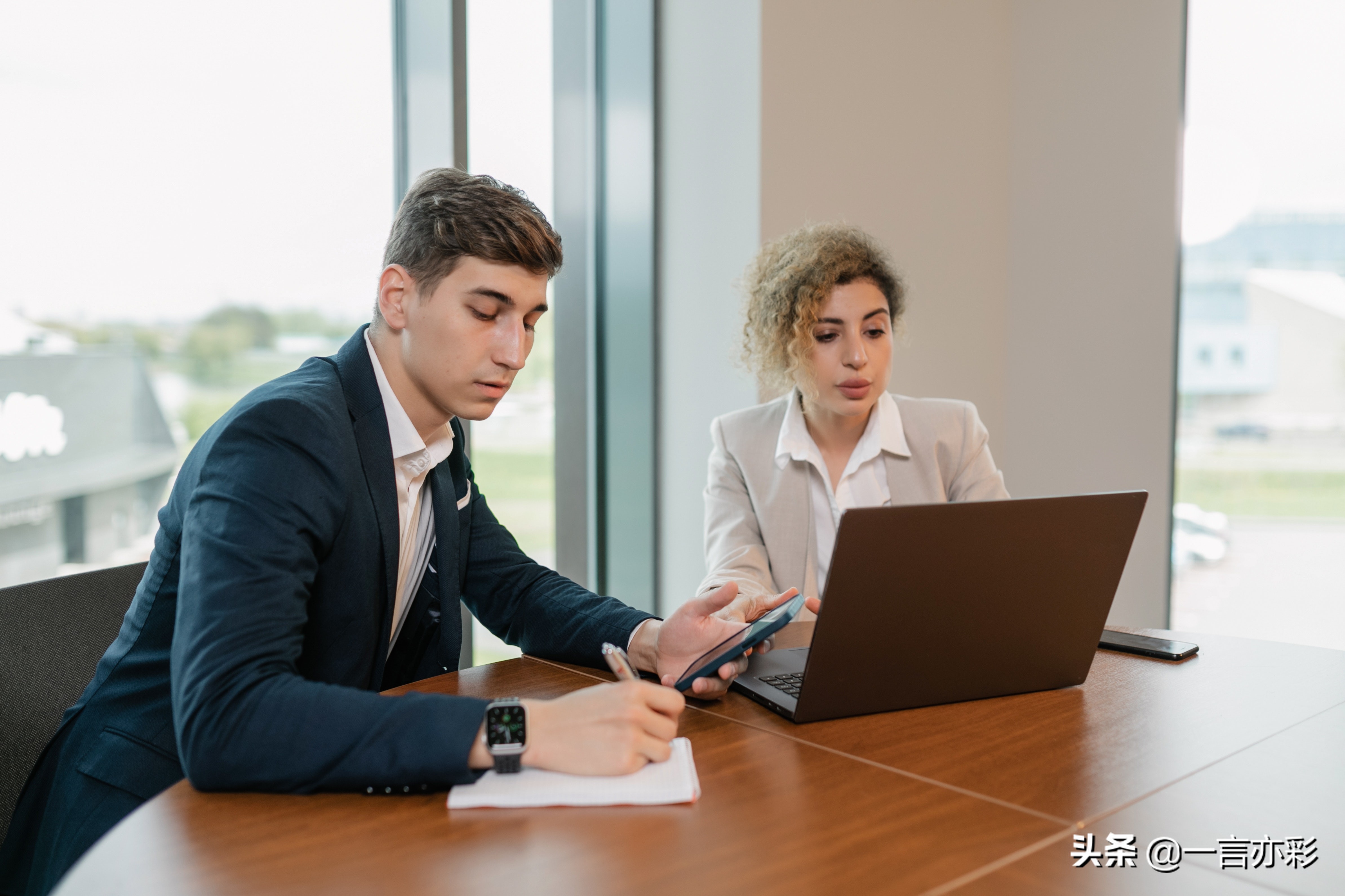 生活很累但要继续生活是一种态度,当你觉得很累的时候不妨回头看看