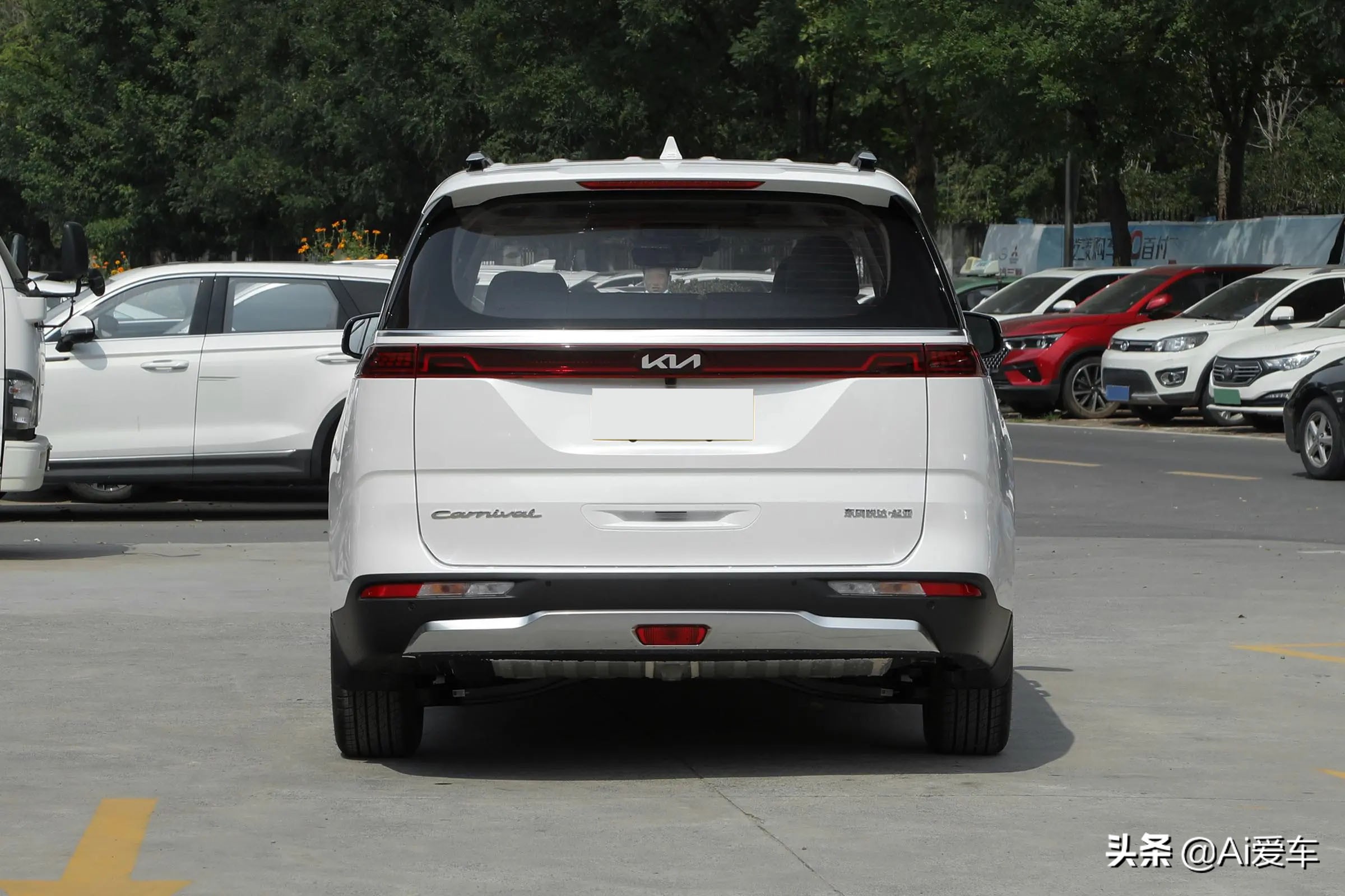 起亚嘉华国产mpv2020款高顶,最新款顶配起亚嘉华mpv