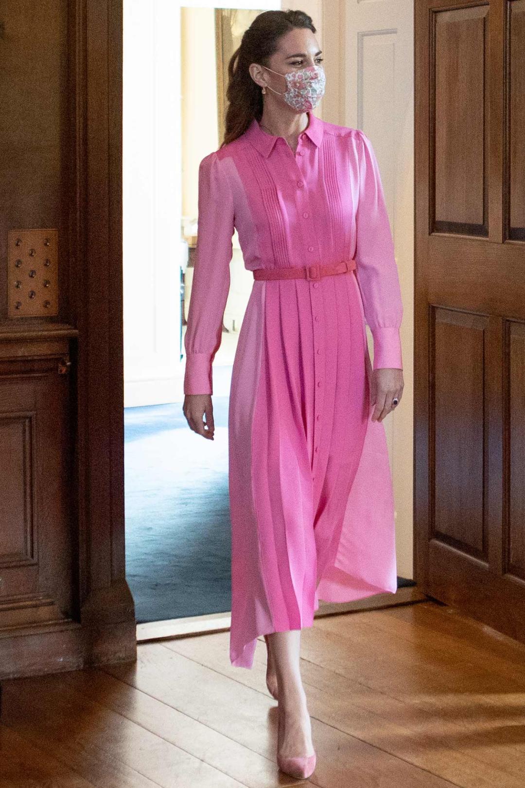 凯特王妃穿搭美爆!今年气场全开,英媒:有望接替女王角色